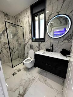 Stylish and spacious 3BR apartment in the heart of Jerusalem! اهلا وسهلا - 1