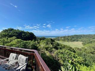 Private eco-estate with sweeping ocean views No Load shedding totally off-grid property - Southbroom - 6