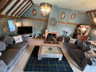 Boutique Barn - Sleeps 4 Parking & Private Garden - 2