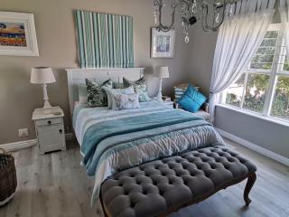 Ocean and mountain breeze - Hermanus - 2