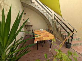 STUDIO CLIMATISE avec MEZZANINE au calme avec terrasse et parking idéalement situé pour tout faire à pied ! - Bandol - 9