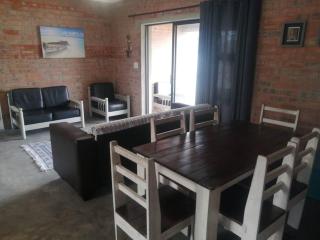 17 Lisa Street, 4 Bed - 2 Bath - Struisbaai - 2