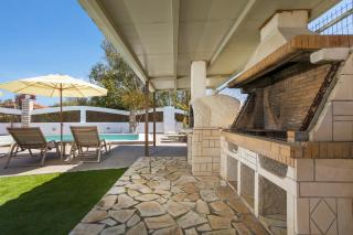 Ilenia's 3 Bedroom House With Private Pool - 6