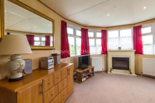 Great Dog Friendly Caravan To Hire With Field Views In Norfolk Ref 10132B - 6