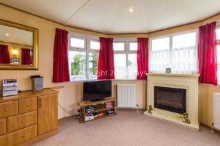 Great Dog Friendly Caravan To Hire With Field Views In Norfolk Ref 10132B - 1