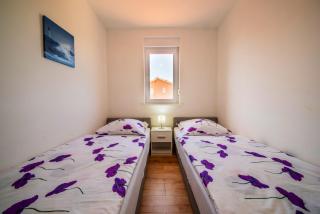 Bright Apartment in Vrsi with Terrace and Garden, 65 m² - Vrsi - 3