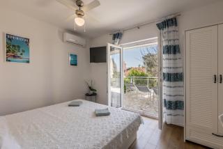 Seaside Sanctuary - Modern 3 Bedroom and 3 Bathroom Apartment 60m from Beach - Novalja - 8