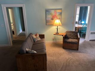 Historic Beach Side Getaway - Pet friendly, WiFi cottage - 5
