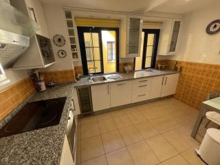 Lovely 2 bed apartment with views & communal pool - 4