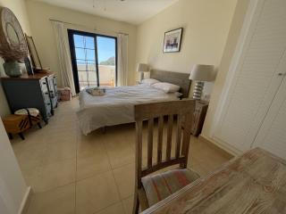 Lovely 2 bed apartment with views & communal pool - 3