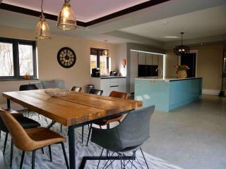 Luxury holiday home sleeps 8-12 W/Hot Tub - 3