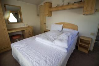 6 Berth Caravan With Decking In Hunstanton At Manor Park Holiday Park Ref 23062T - 5