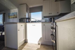 Beautiful Caravan At Manor Park Holiday Park In Hunstanton Ref 23060W - Hunstanton - 3