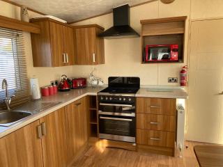 6 Berth Caravan With Decking At Manor Park In Hunstanton Ref 23017H - Hunstanton - 6