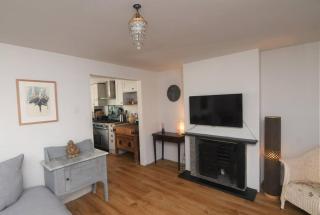 Welcoming 2 bed townhouse near town centre & beach - 9