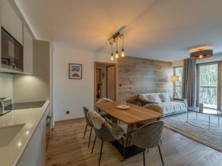 Appartement Neuf 65m² Courchevel Moriond, 2 Chambres + Cabine, Balcon, Parking Couverts, Skis aux Pieds - FR-1-563-127 - Courchevel - 0