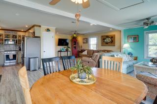 Charming Surf City Beach House - Walk to Ocean! - Surf City - 2