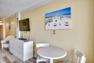 Daytona Beach Studio with Private Lanai 1 Mi to Pier - Daytona Beach - 3