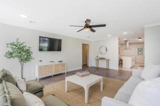Updated & centrally located 3 Bed - Lafayette - 7