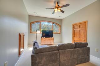 Expansive Home on 16 Acres with Smoky Mountain Views - Murphy - 4