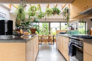 Architect designed spacious five bed house by sea - 9