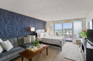 Ocean View studio 39th Floor at Island Colony 3917 - 9