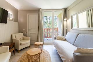 Appt 6 pers avec piscine couverte tennis et parking privé gratuit 117 - 8