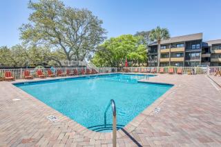 Walk to Beach Myrtle Beach Condo with Pool! - Myrtle Beach - 8