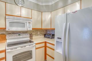 Walk to Beach Myrtle Beach Condo with Pool! - Myrtle Beach - 1