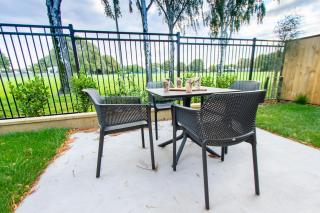 2 Bedrooms overlooking Park - Exquisite Views - Christchurch - 8