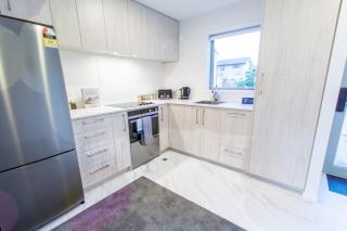 2 Bedrooms overlooking Park - Exquisite Views - Christchurch - 9