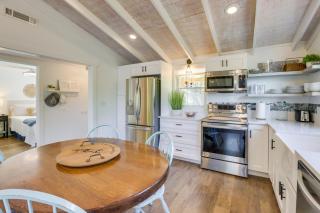 Waterfront Vacation Home on Logan Martin Lake! - Talladega - 2