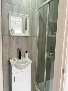 Cosy Bright Studio Apartment Close to Wembley Stadium - 2