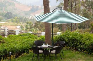 StayVista at Villa Misty Oaks with Breakfast - Ooty - 6