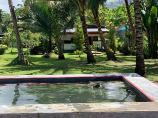 SomeWhere Else Boutique Resort - Mambajao - 9