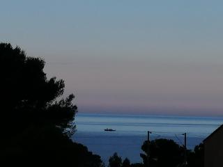 Sanary les gorguettes, studio avec terrasse vue mer, à 10 min à pieds de la plage - Sanary-sur-Mer - 1