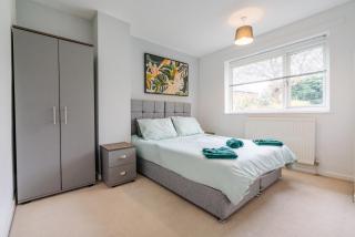 Stylish & Comfortable 3BR Spacious Home with Parking - Greenhill - 2