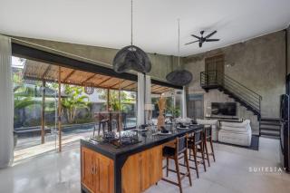 Modern Luxury Villa with Scenic Green Field View - Canggu - 0