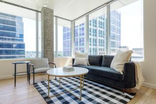 Downtown Bellevue 2BR w Lounge Gyms nr shops SEA-122 - 0