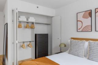 UES studio w elevator doorman nr Central Park NYC-1039 - New York - 1
