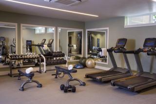 Luxury 2 Bedroom Downtown Aspen Vacation Rental With Access To A Heated Pool, Hot Tubs, Game Room And Spa - 4