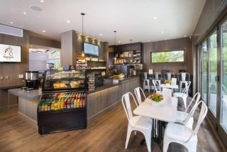 Luxury 2 Bedroom Downtown Aspen Vacation Rental With Access To A Heated Pool, Hot Tubs, Game Room And Spa - Aspen - 3