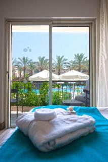 Crystal Aura Beach Resort & Spa - Ultimate All Inclusive - 8