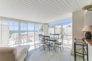 Deluxe Apartment with Jacuzzi - 4