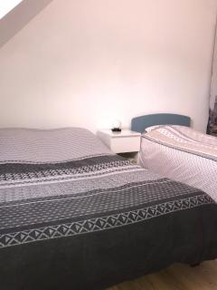 Chambre , 1 lit double et 1 lit simple - Le Mans - 5