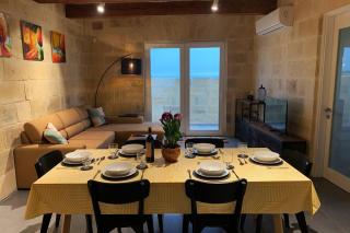 Heritage Living Apartment with Spectacular Views - 5