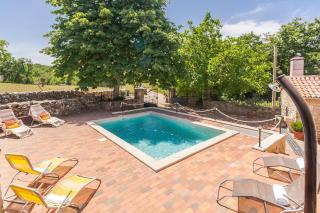 Authentic Istran House Peteh with Pool in heart of Istria - 1