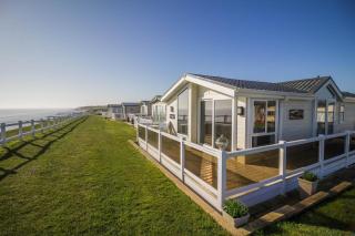 Luxury Lodge With Stunning Sea Views At Hopton Haven Park Ref 80055S - 9