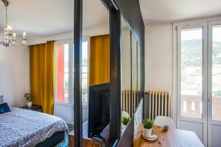 #4 Toulon CENTRE, BALCON, VUE SUR CORNICHE, LUMINEUX, AU CALME, STATIONNEMENT FACILE & GRATUIT - Tolone - 1