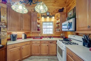 North Carolina Getaway with Covered Porches and Patio - Burnsville - 1